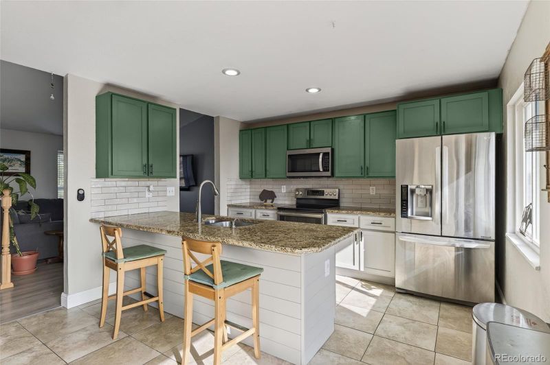 5915 S Nepal St, Centennial, CO 80015