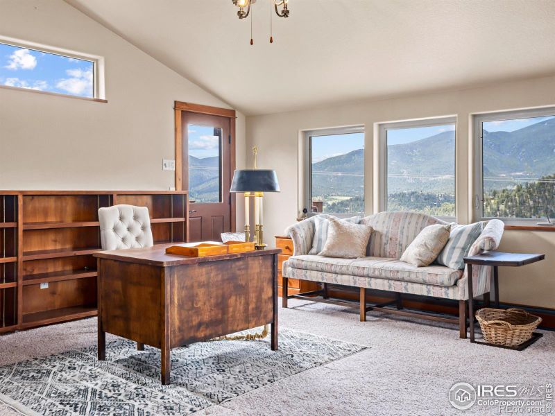 197 Curry Dr, Estes Park, CO 80517