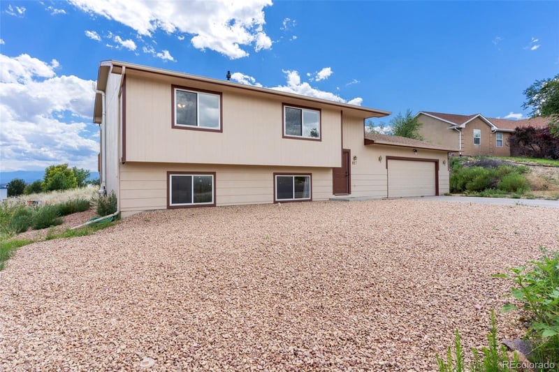 817 S Aguilar Ln, Pueblo, CO 81007