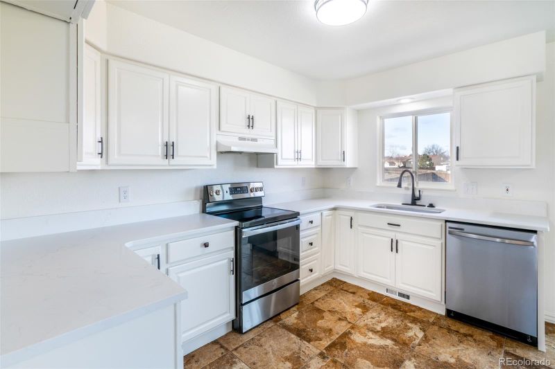 649 S Bond Dr E, Pueblo West, CO 81007