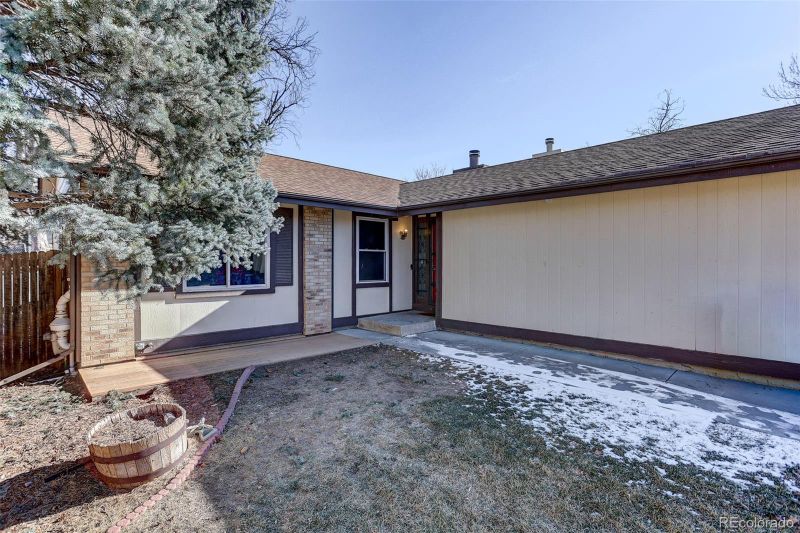 18907 E Loyola Cir, Aurora, CO 80013