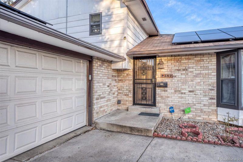 582 Revere St, Aurora, CO 80011