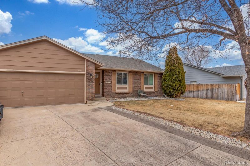 18967 E Montana Pl, Aurora, CO 80017