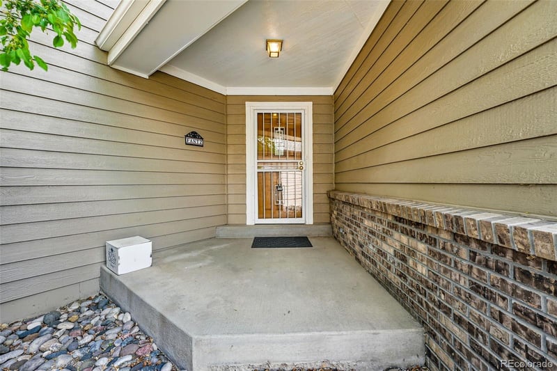 2252 S Yosemite Cir, Denver, CO 80231