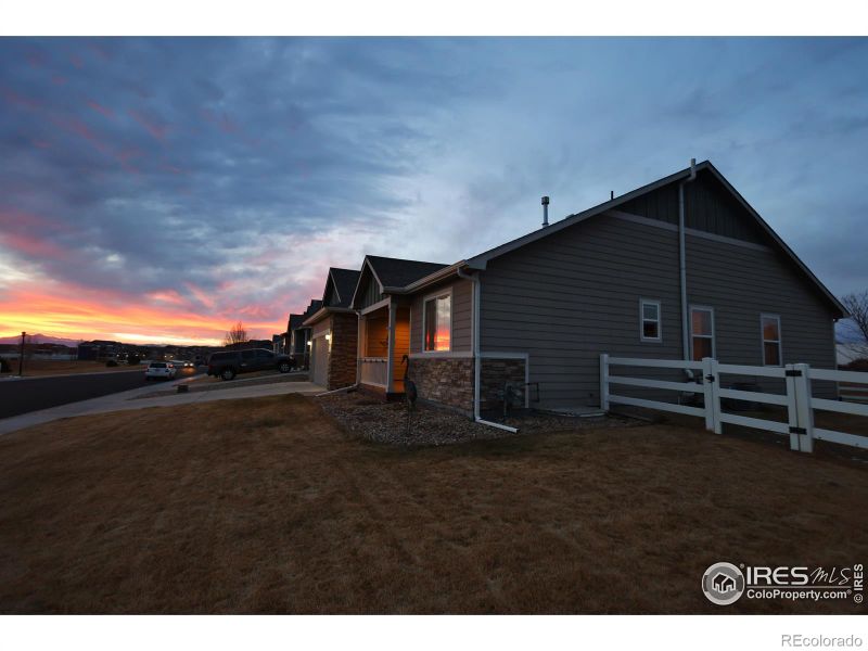 542 Cherryridge Dr, Windsor, CO 80550