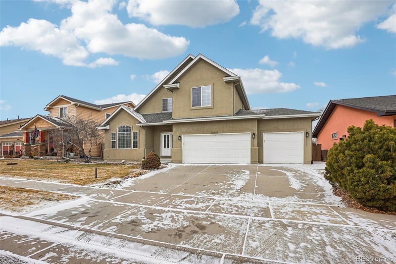 10805 Barclay Ct, Commerce City, CO 80640