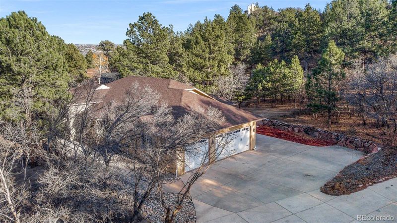 7405 Winding Oaks Dr, Colorado Springs, CO 80919