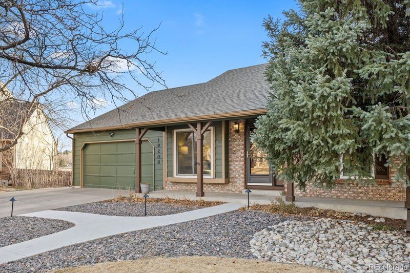 19208 E Stanford Dr, Aurora, CO 80015