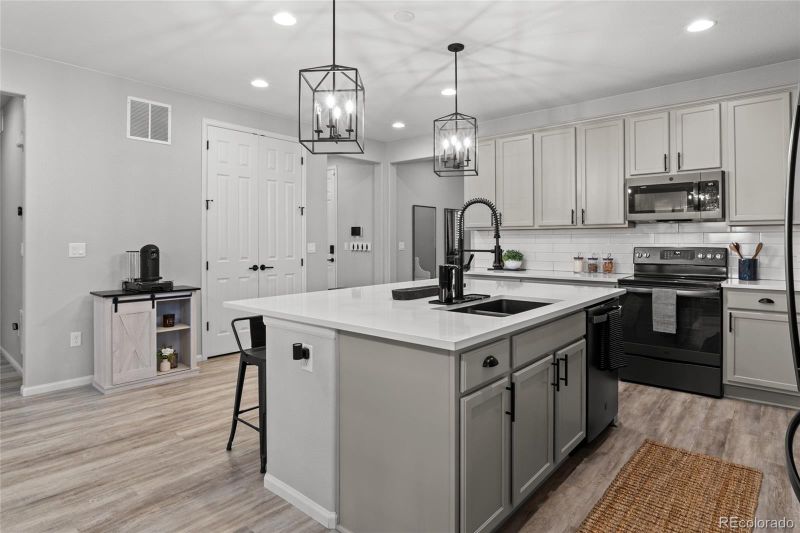 261 S Titus St, Aurora, CO 80018
