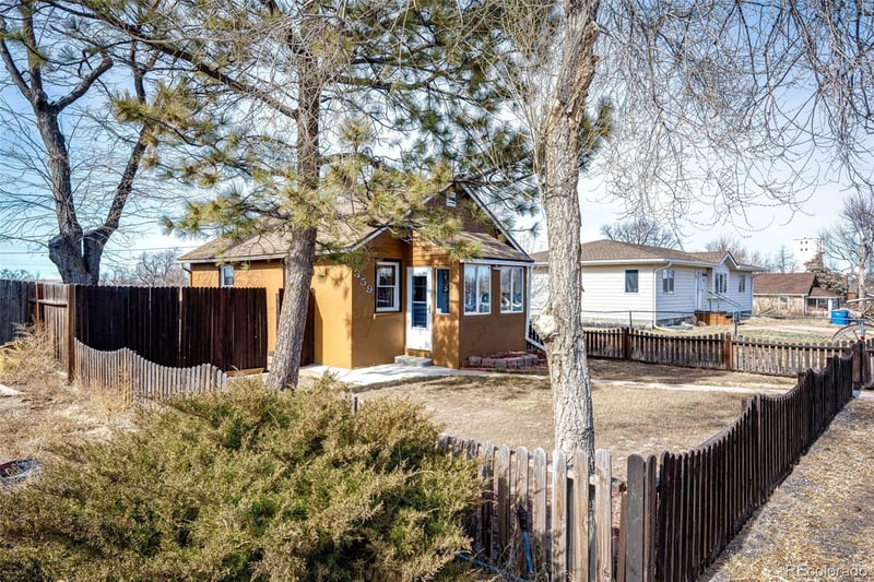 359 S Sherman St, Byers, CO 80103