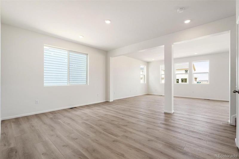 47399 Magnolia Ave, Bennett, CO 80102