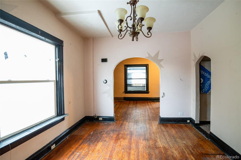 662 S Logan St, Denver, CO 80209