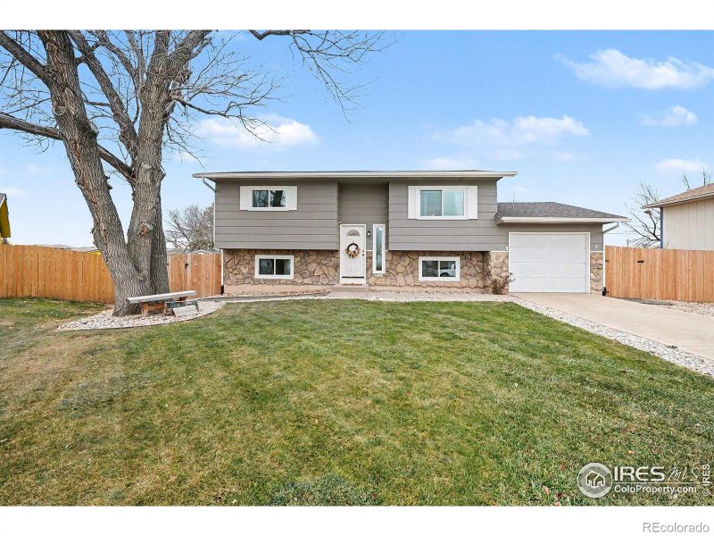 7717 Ivy Ln, Wellington, CO 80549