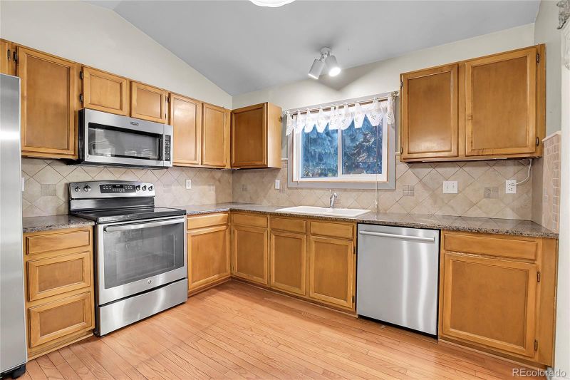 709 S Granby Cir, Aurora, CO 80012