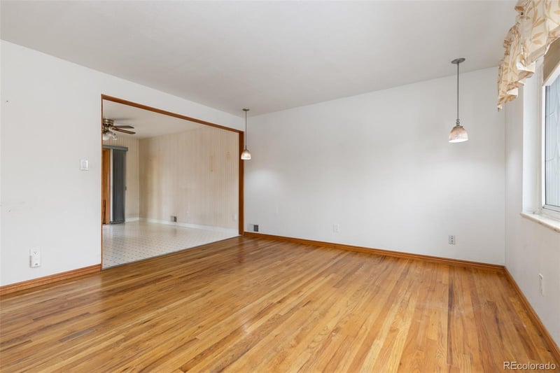 3095 S Zurich Ct, Denver, CO 80236