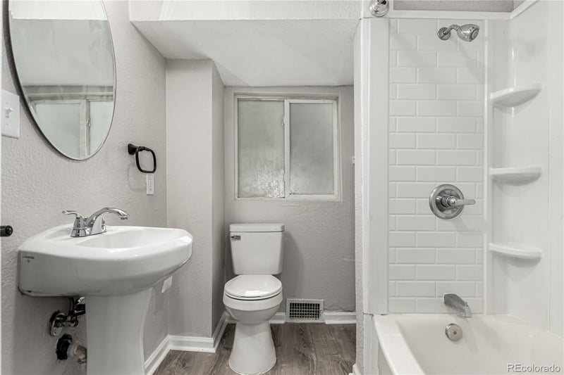725 Knox Ct, Denver, CO 80204