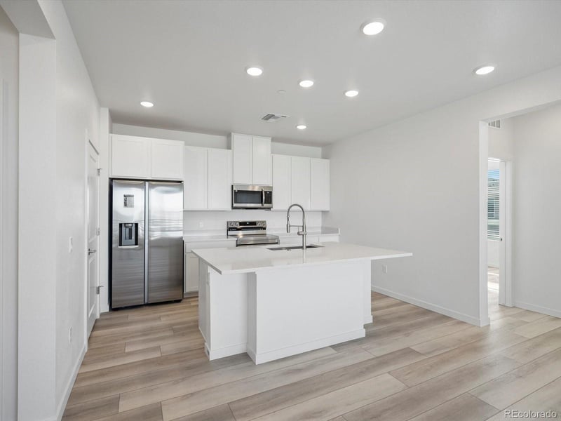6153 N Ceylon St #307, Denver, CO 80249