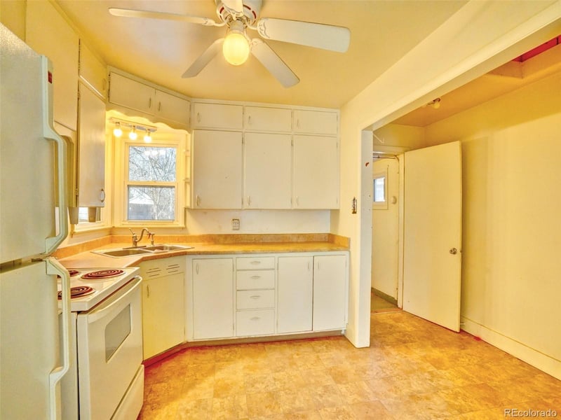 140 E 5th Ave, Longmont, CO 80504