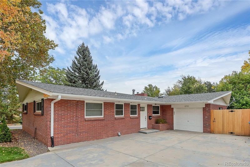 6710 S Foresthill St, Littleton, CO 80120