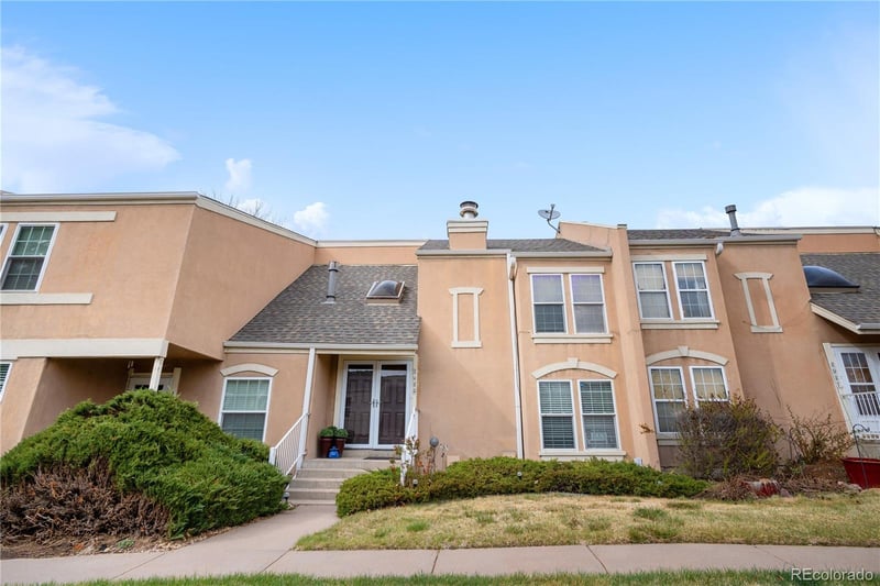 2925 S Vaughn Way, Aurora, CO 80014