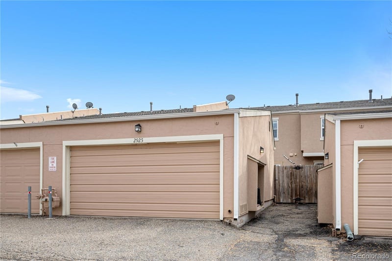 2925 S Vaughn Way, Aurora, CO 80014