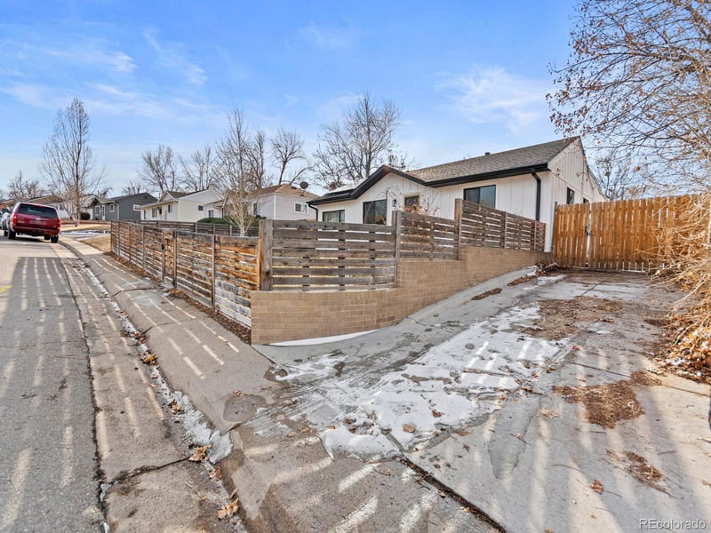 1811 S Newton St, Denver, CO 80219