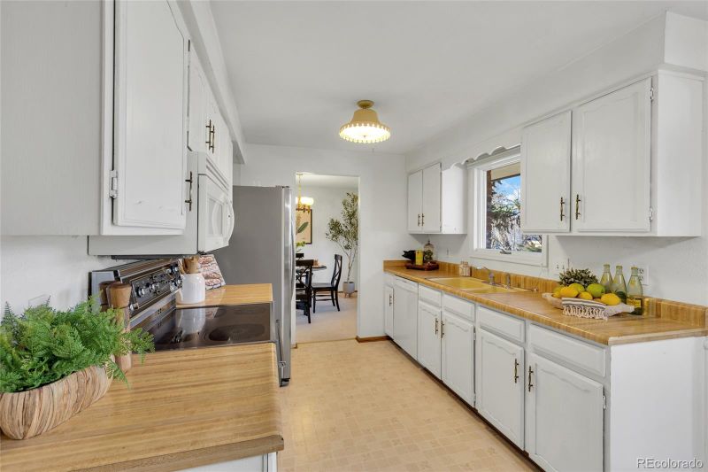 7465 S Downing Cir E, Centennial, CO 80122