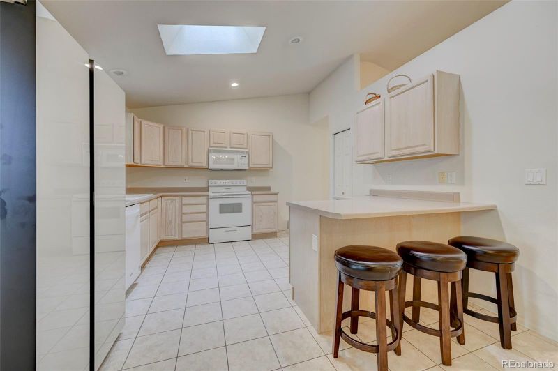 433 W Fairway Dr, Pueblo, CO 81007