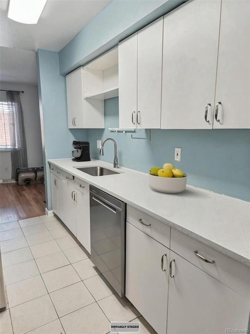 1060 S Parker Rd #9, Denver, CO 80231