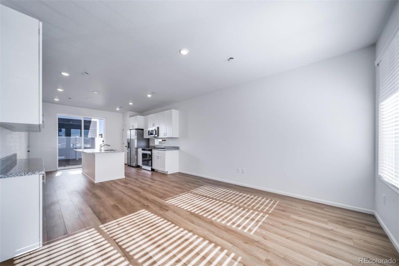 46573 Sunflower Ln, Bennett, CO 80102