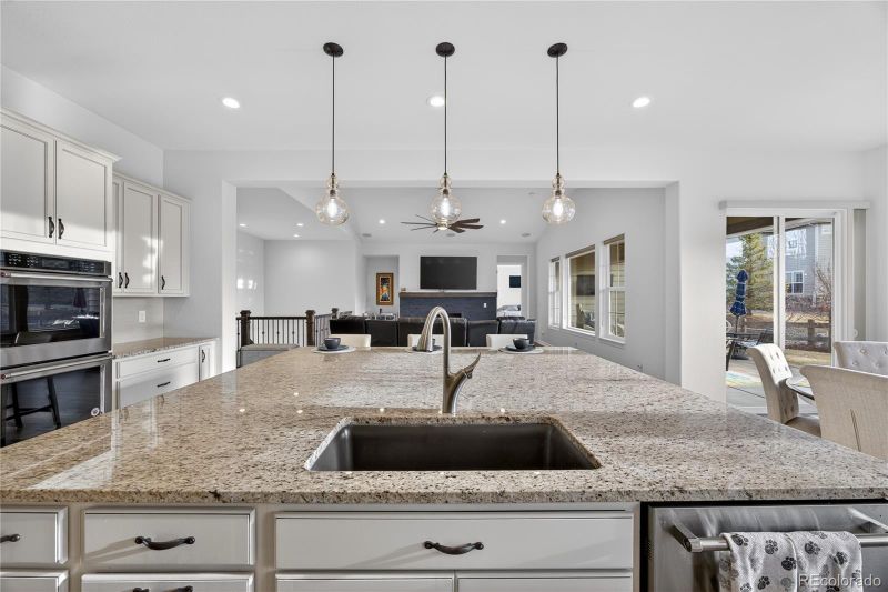 27560 E Lakeview Dr, Aurora, CO 80016