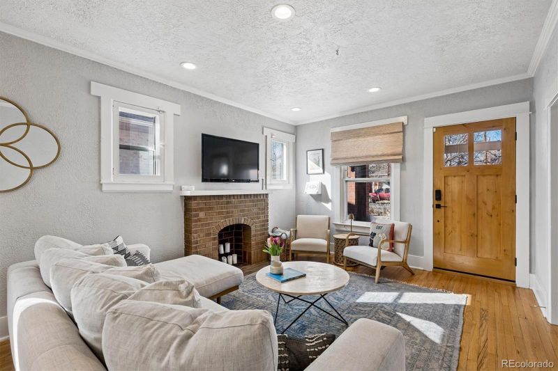 762 S Logan St, Denver, CO 80209