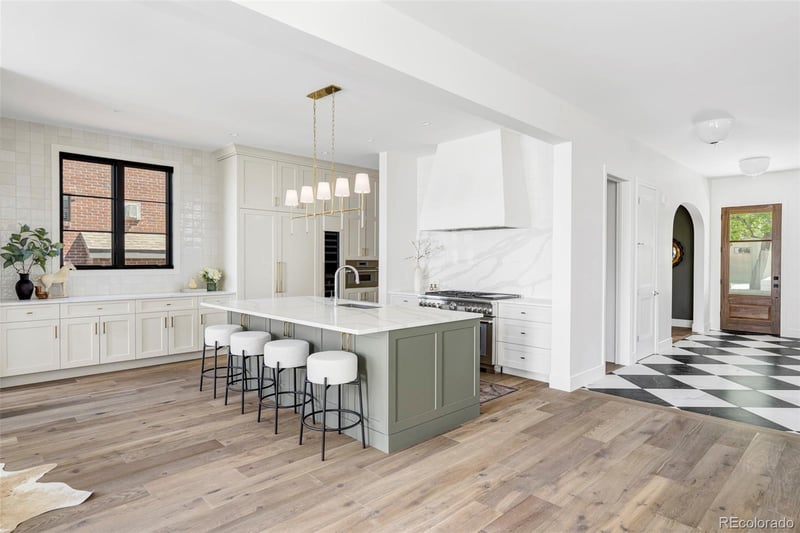 1059 S York St, Denver, CO 80209