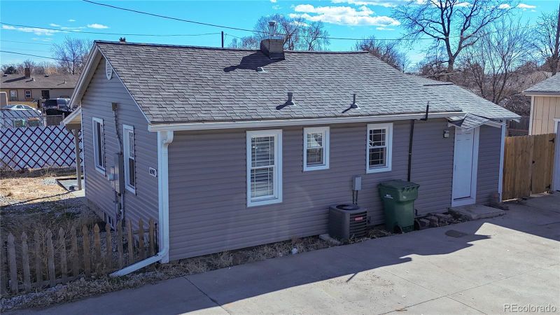 6090 W 10th Ave, Lakewood, CO 80214