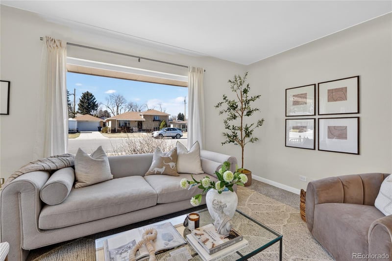 2592 S Uno Way, Denver, CO 80219