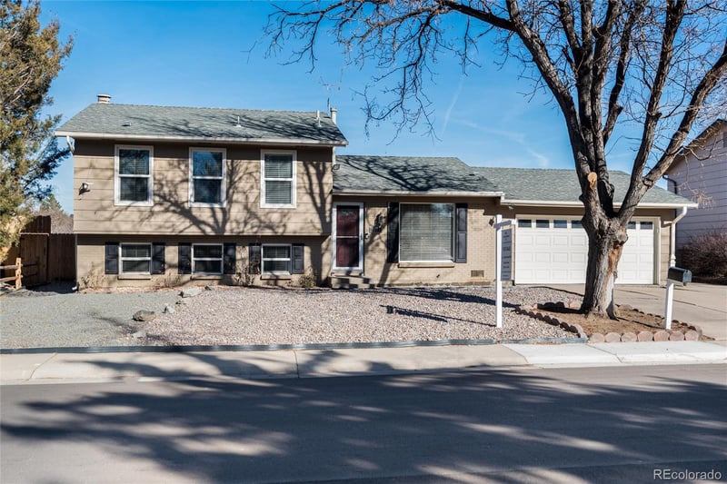 2118 S Mobile Way, Aurora, CO 80013