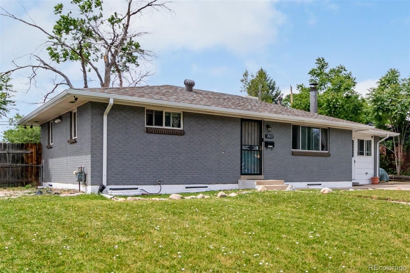 2612 Meadowbrook Dr, Denver, CO 80221
