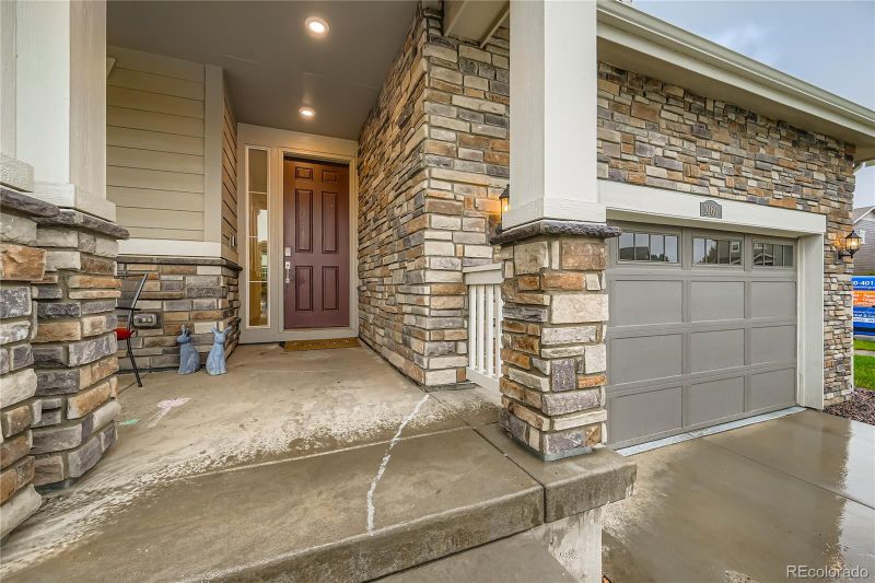 1060 S De Gaulle Ct, Aurora, CO 80018