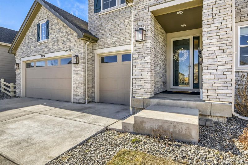7031 S White Crow Way, Aurora, CO 80016