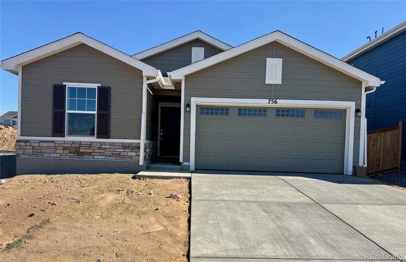 756 N Carrie Ct, Watkins, CO 80137