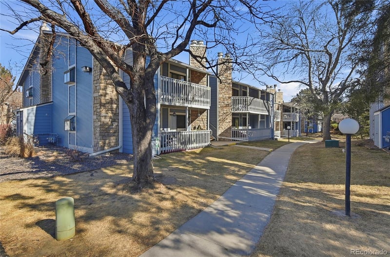 8335 Fairmount Dr #203, Denver, CO 80247