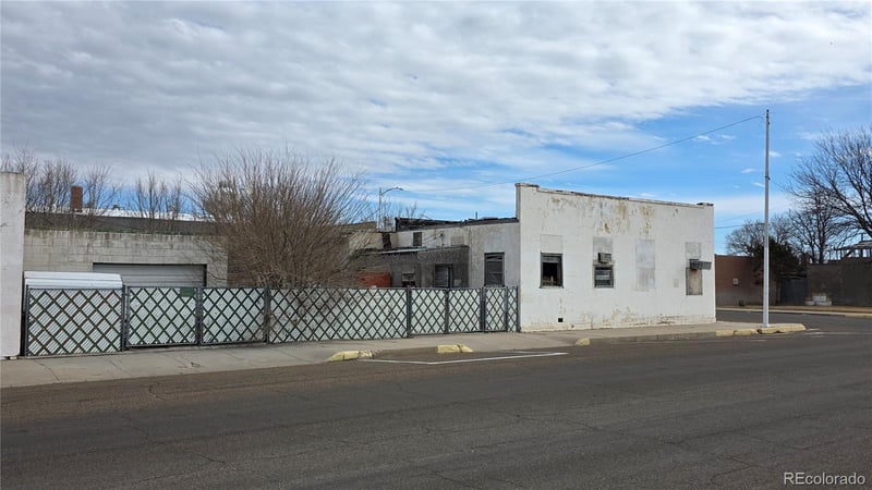 122 W 2nd St, Julesburg, CO 80737
