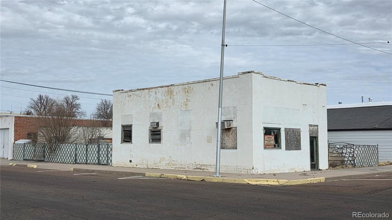 122 W 2nd St, Julesburg, CO 80737