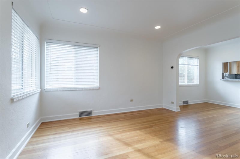 2261 S Lincoln St, Denver, CO 80210