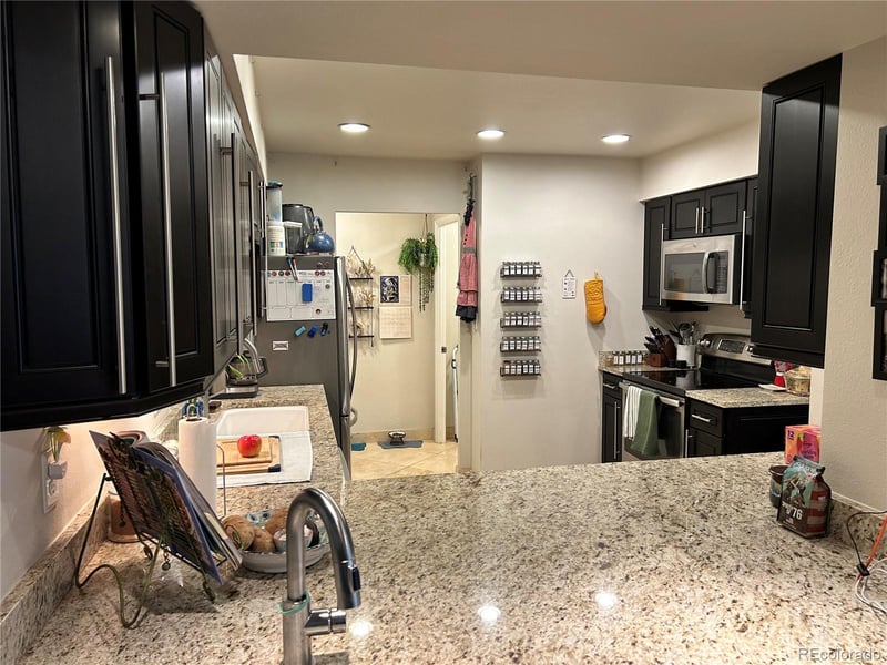 4250 S Olive St #106, Denver, CO 80237