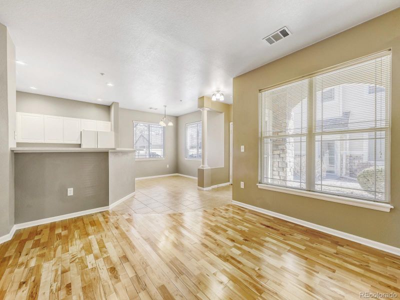 8369 S Independence Cir #101, Littleton, CO 80128