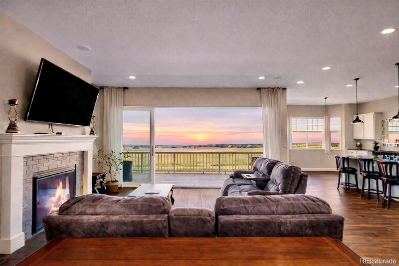6450 S Riverwood Ct, Aurora, CO 80016