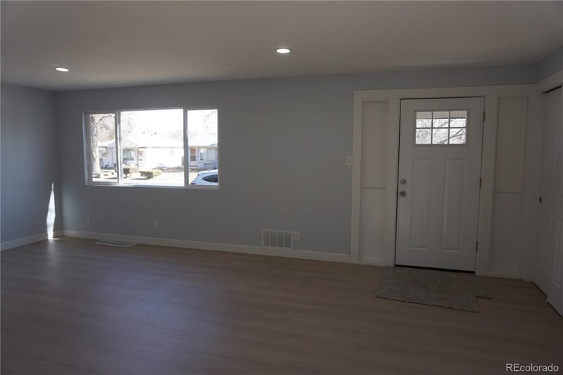 1657 Kingston St, Aurora, CO 80010