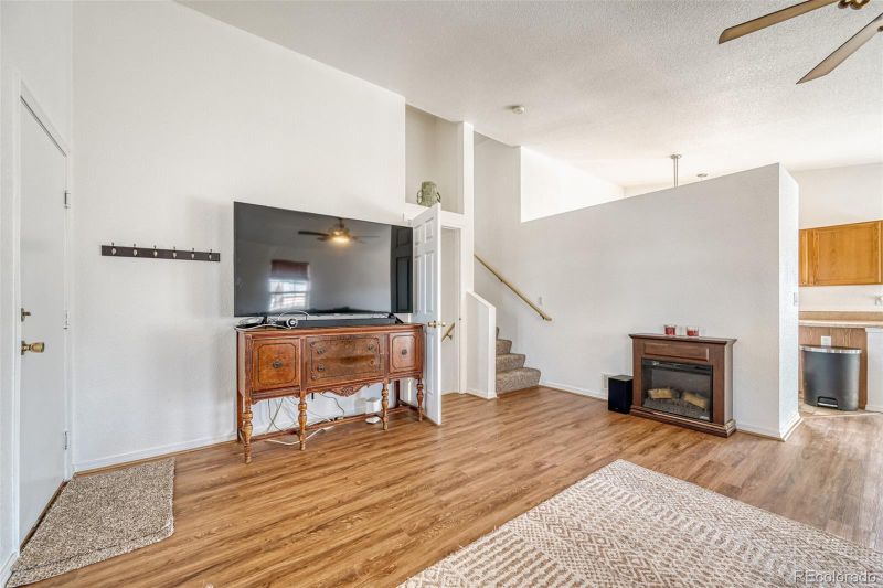 1055 Sunrise Cir, Dacono, CO 80514