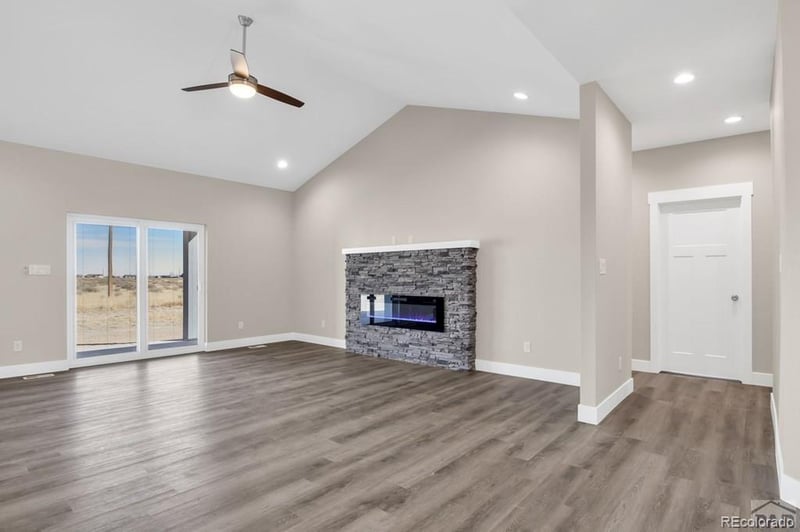866 E Snyder Dr, Pueblo, CO 81007